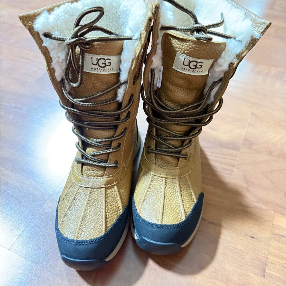 UGGS Adirondack III Boot - size 6